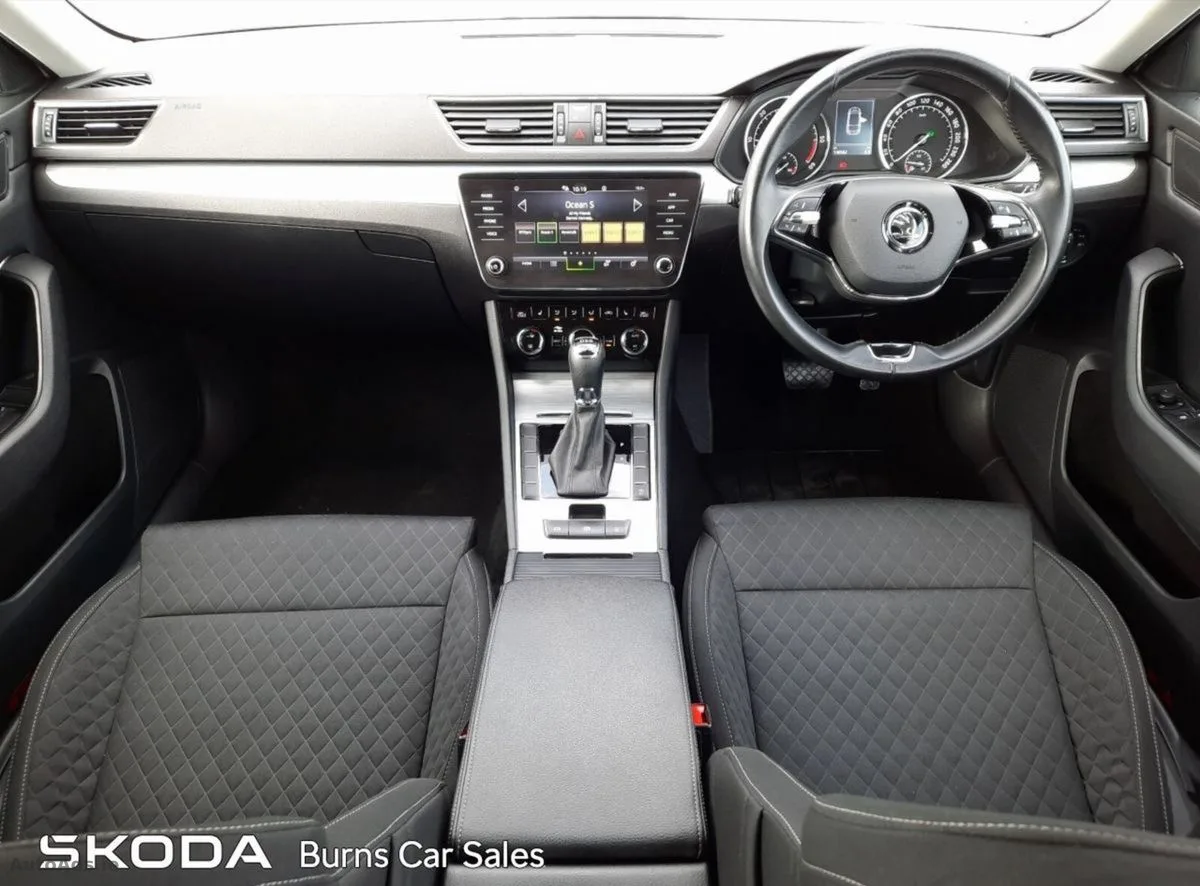 2021 Skoda Superb – photo 2