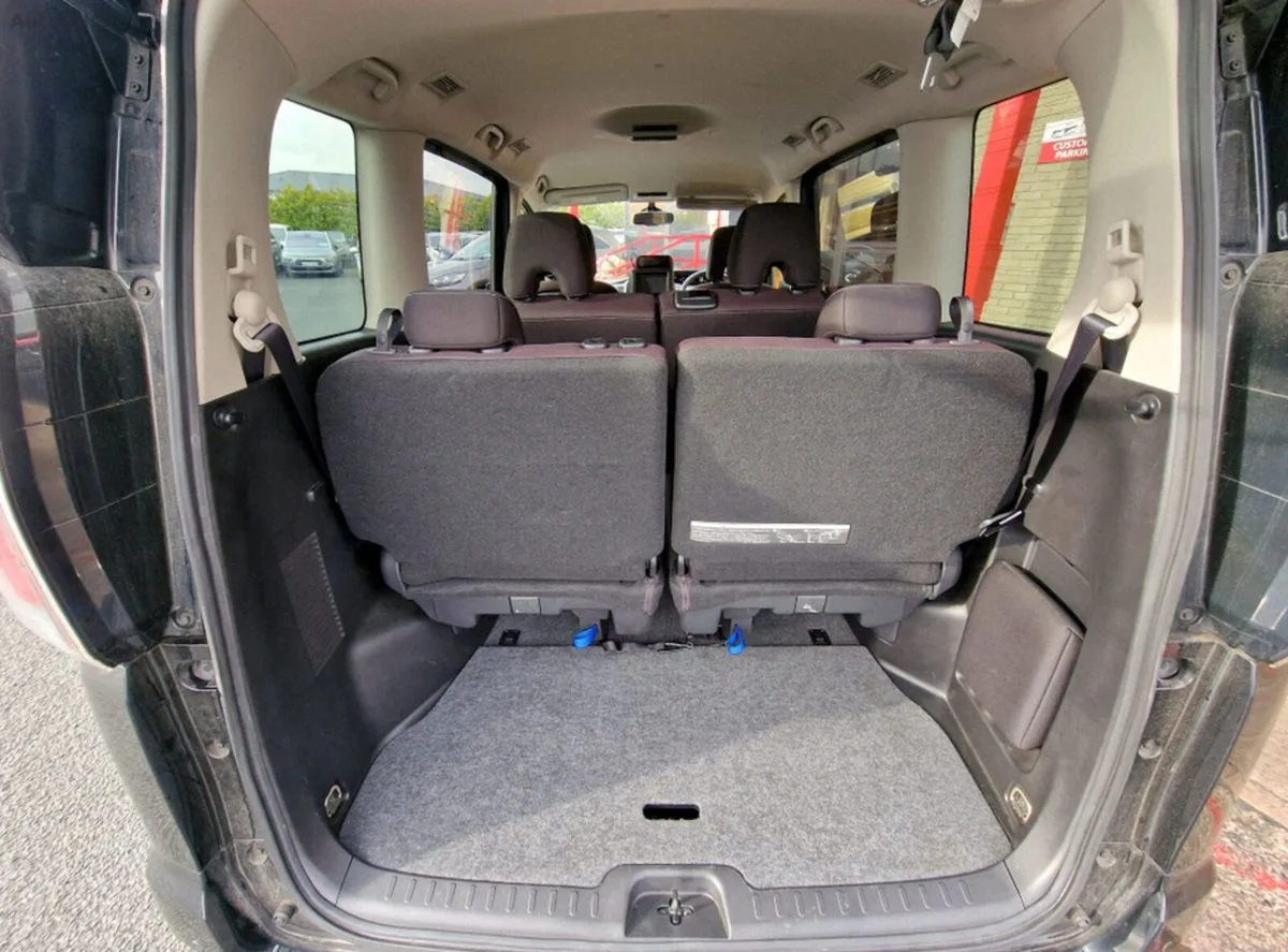 2017 Nissan Serena – photo 15