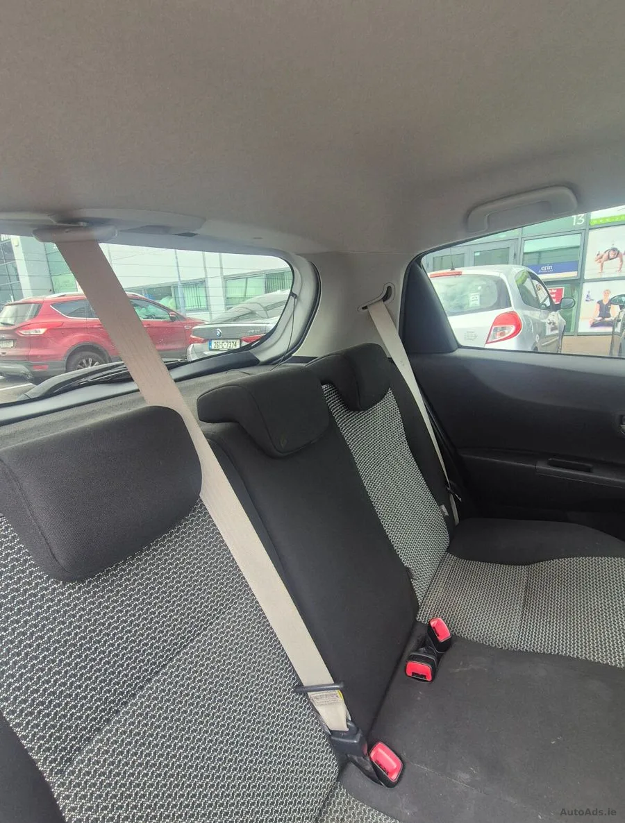 2014 Toyota Yaris – photo 16