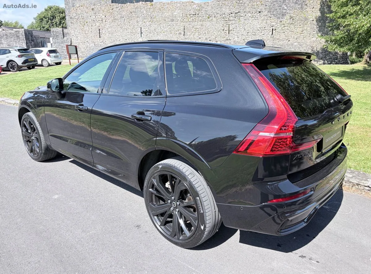 2025 Volvo XC60 – photo 2