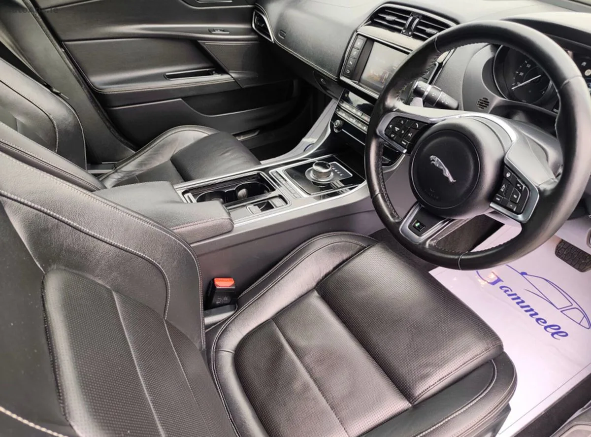 2018 Jaguar XE – photo 8