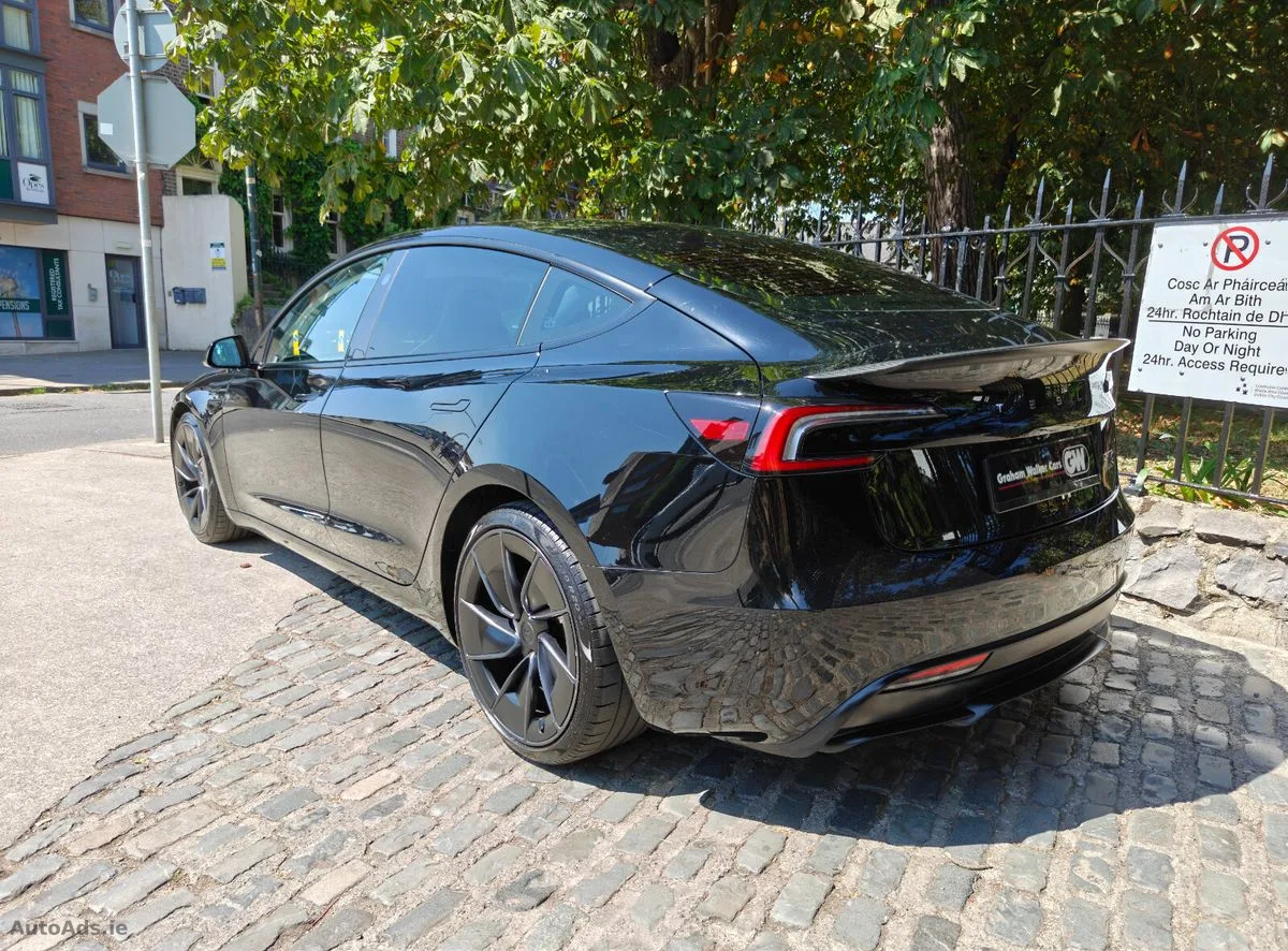 2024 Tesla Model 3 – photo 2