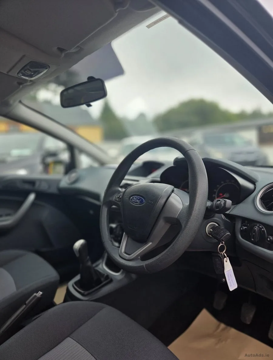 2011 Ford Fiesta – photo 13