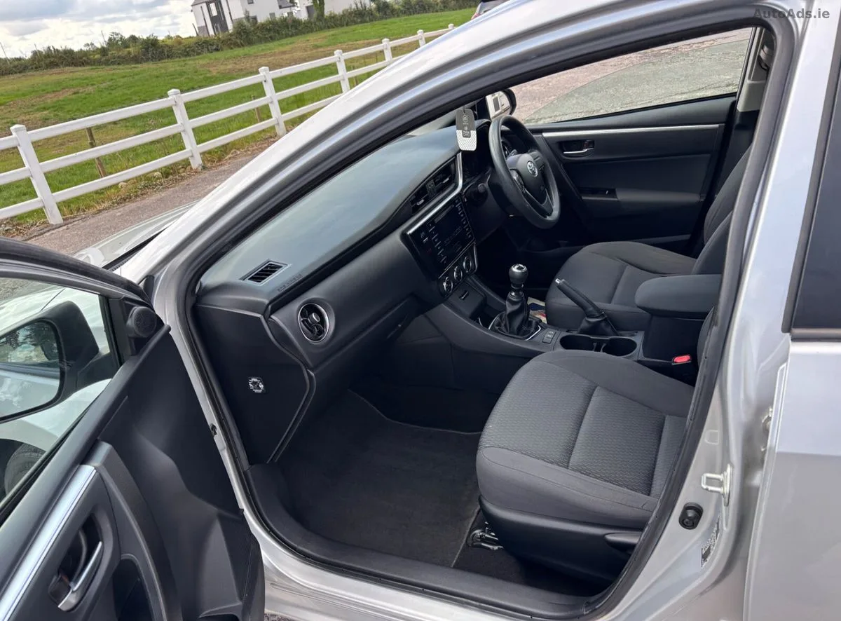 2017 Toyota Corolla – photo 11