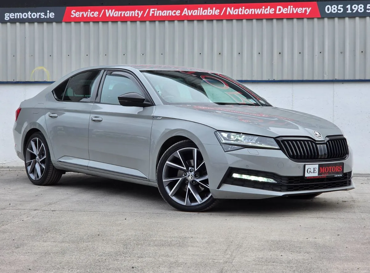 2022 Skoda Superb – photo 2