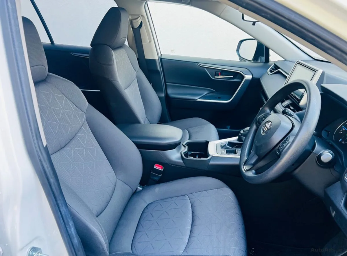 2022 Toyota RAV4 – photo 18