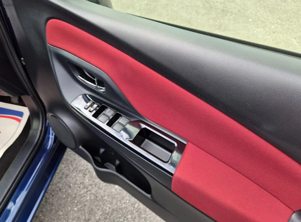 2017 Toyota Vitz – photo 13