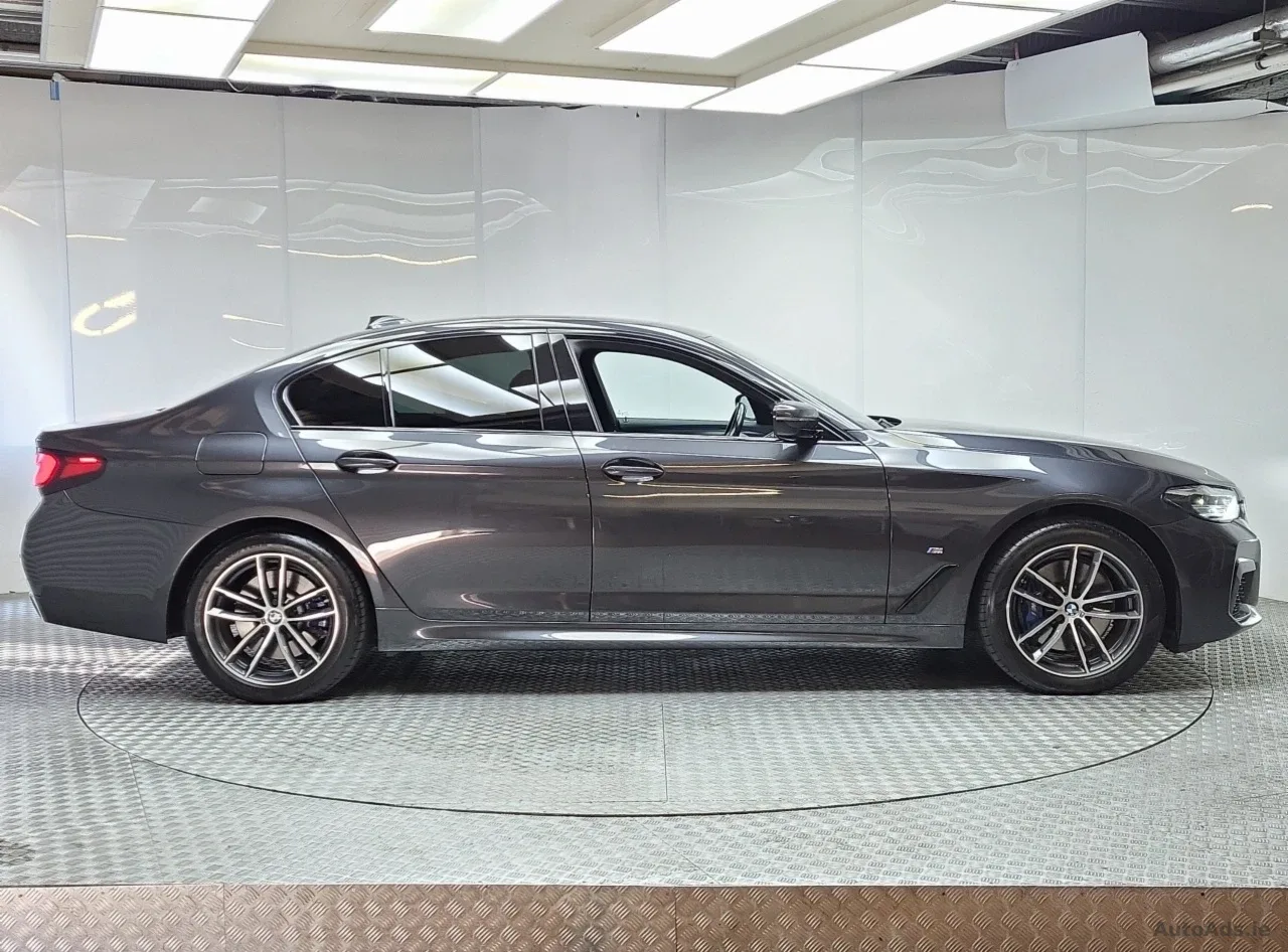 2021 BMW 5 Series – photo 10