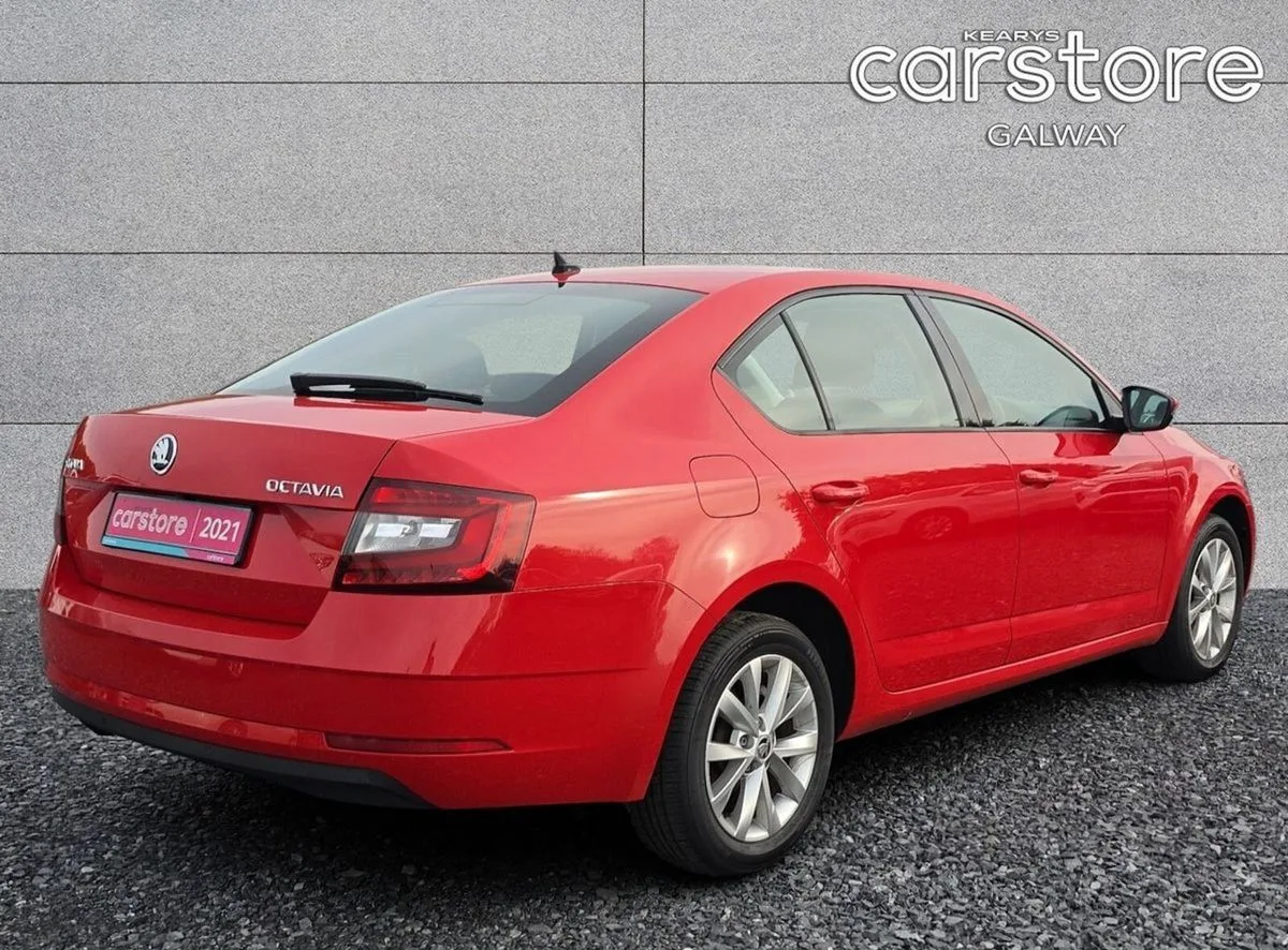 2021 Skoda Octavia – photo 3