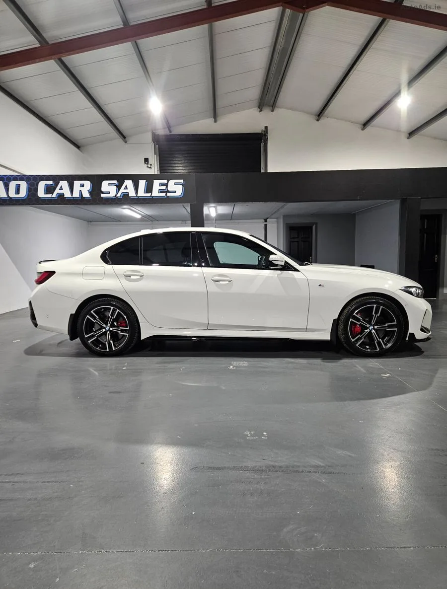2025 BMW 3-Series – photo 4