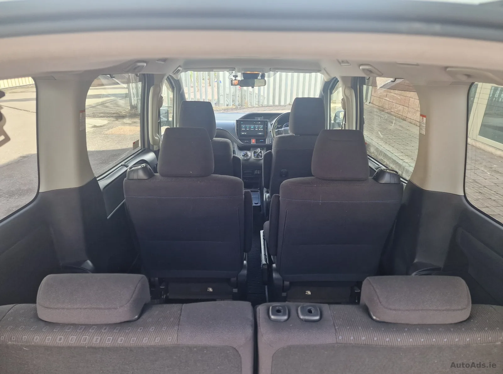 2016 Toyota Voxy – photo 13