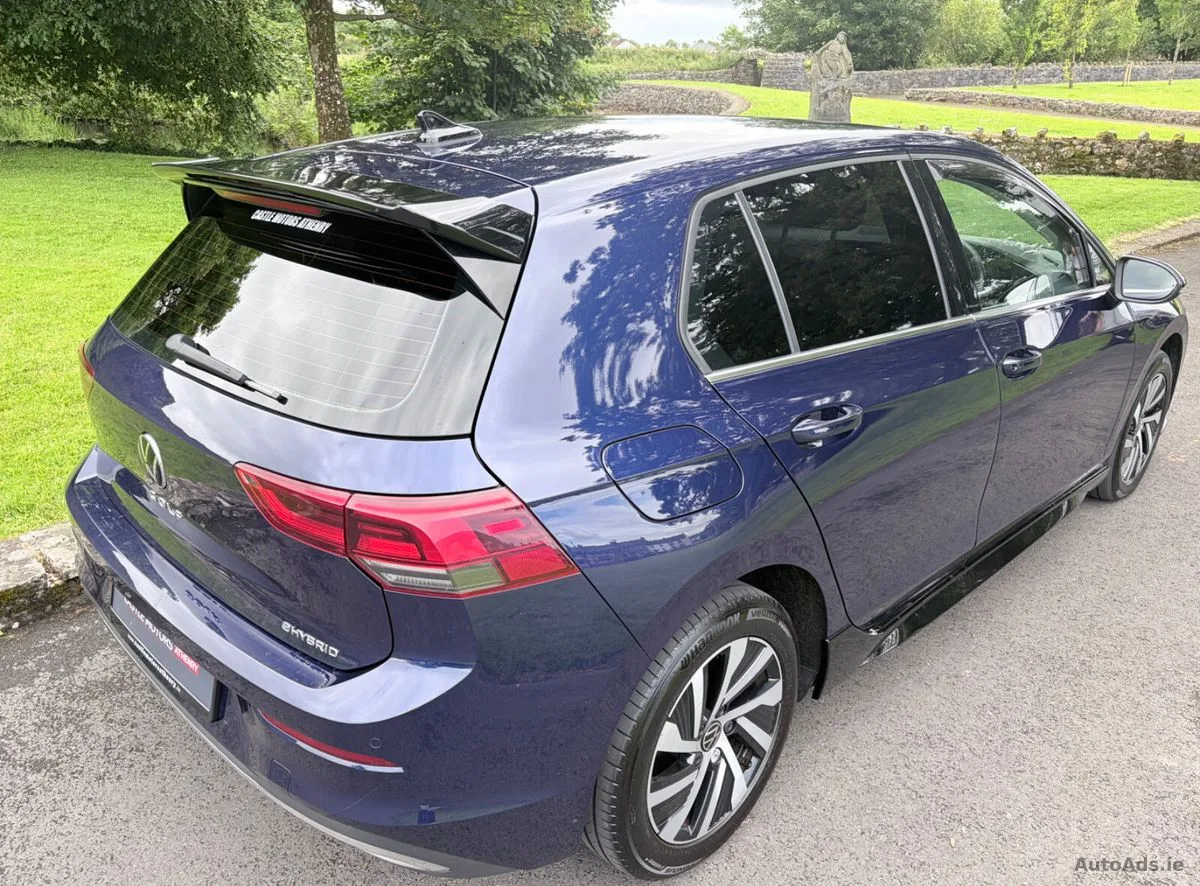 2023 Volkswagen Golf – photo 3