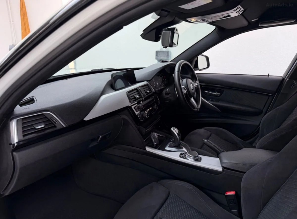 2017 BMW 3-Series – photo 20