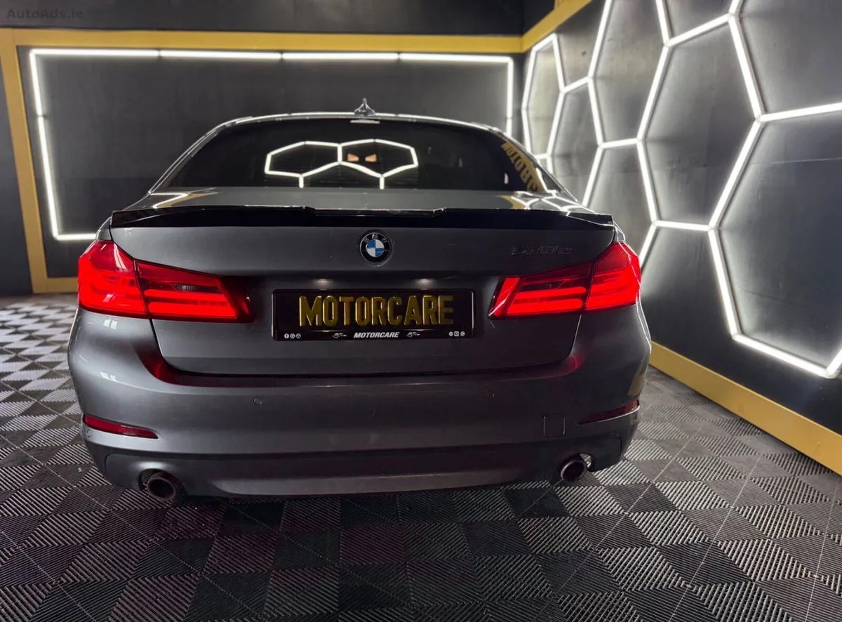 2017 BMW 5-Series – photo 9
