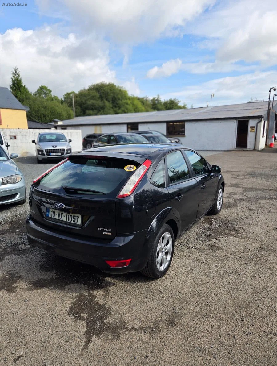 2010 Ford Focus – photo 10