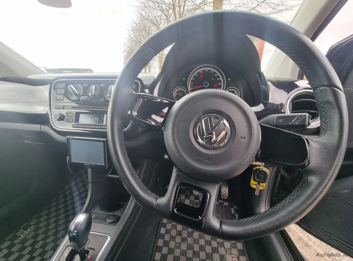 2014 Volkswagen up! – photo 17