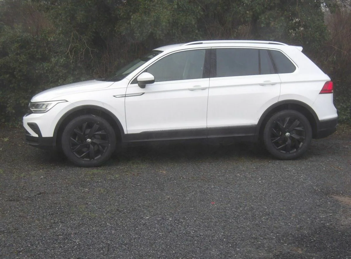 2022 Volkswagen Tiguan – photo 2