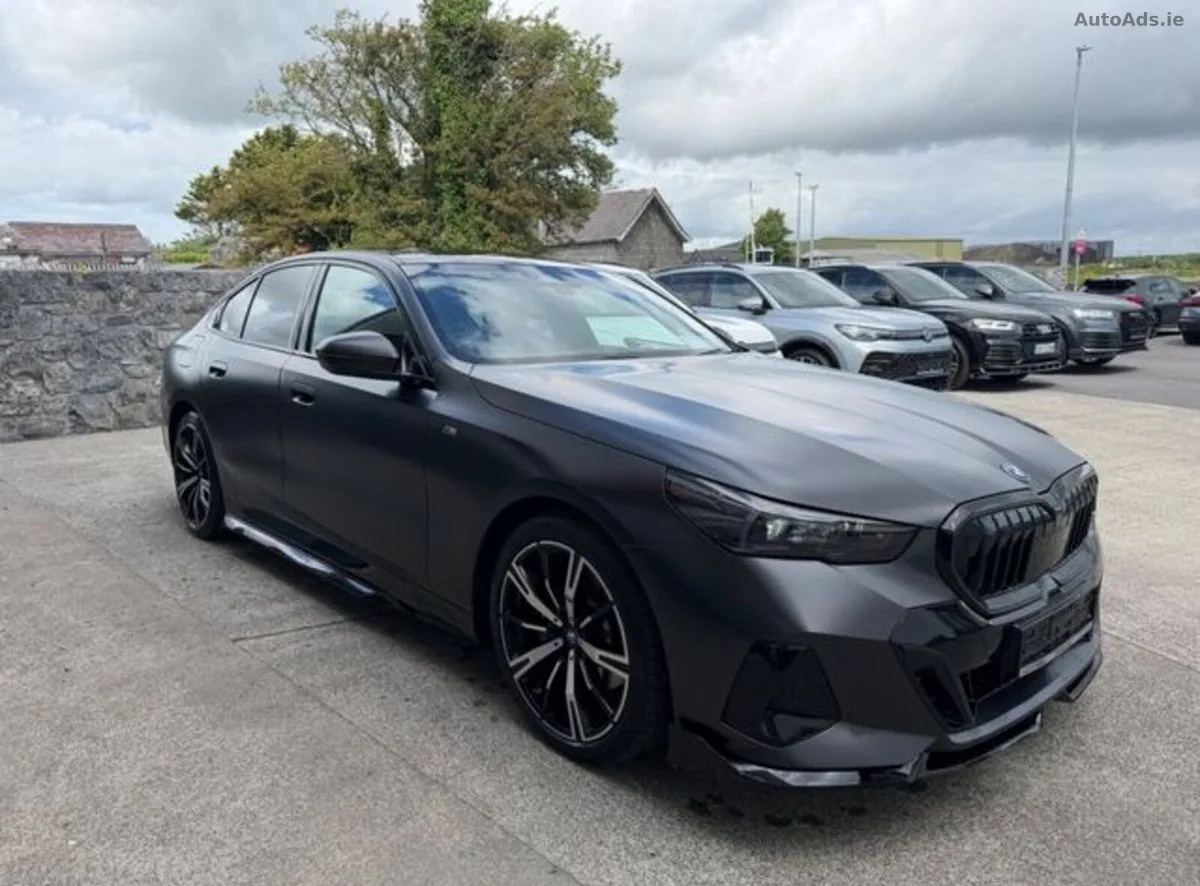 2025 BMW 5-Series – photo 5
