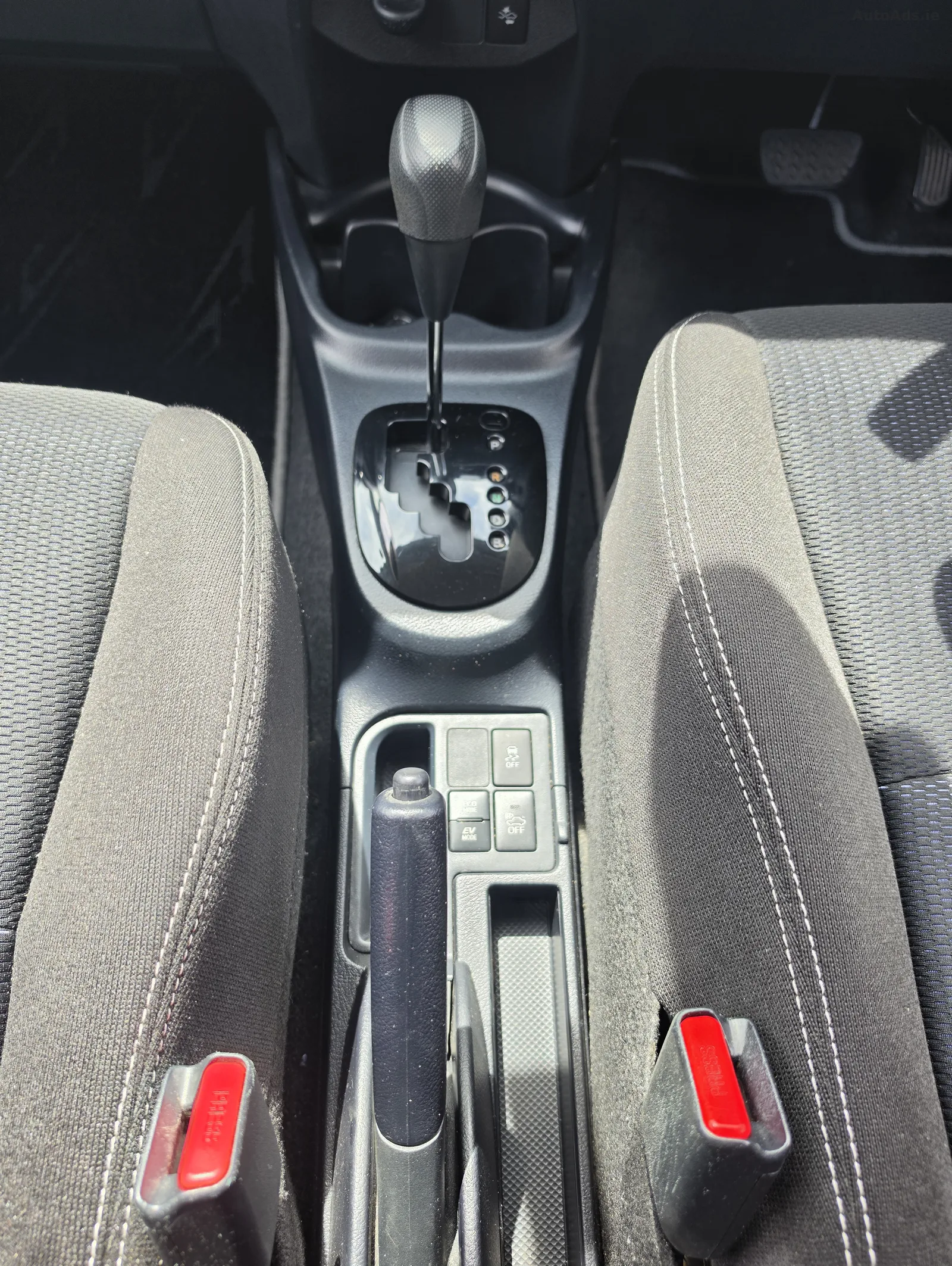 2018 Toyota Vitz – photo 4