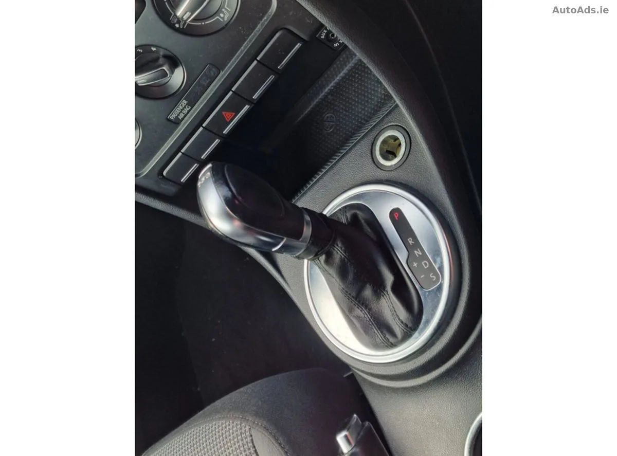 2013 Volkswagen Beetle – photo 2