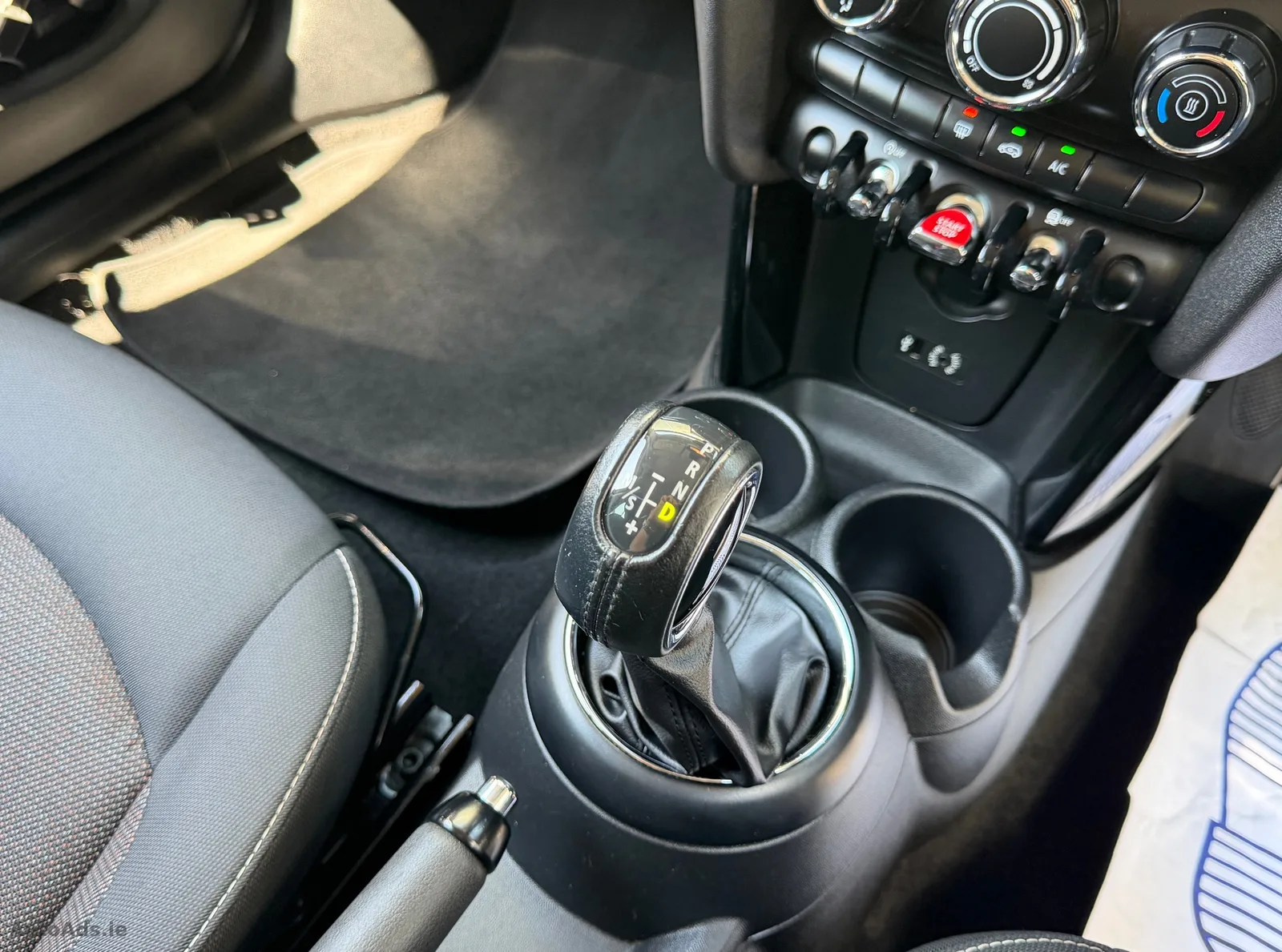 2015 MINI One – photo 8