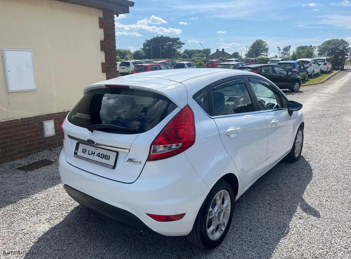 2012 Ford Fiesta – photo 5