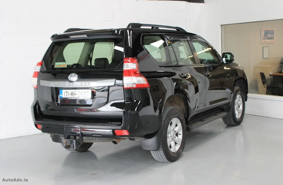 2017 Toyota Land Cruiser – photo 6