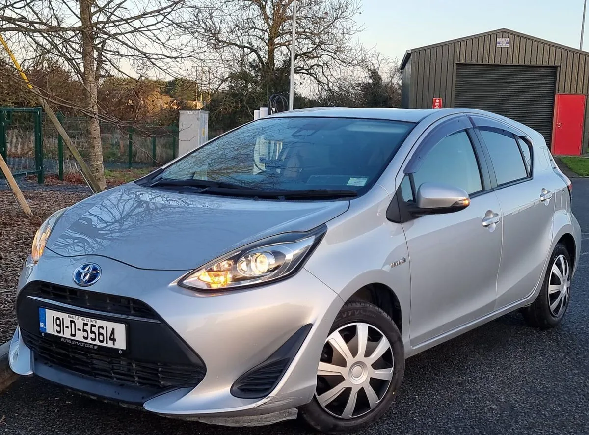 2019 Toyota Aqua – photo 2