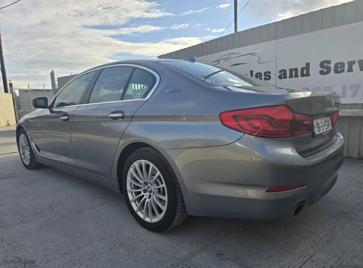 2018 BMW 5-Series – photo 8