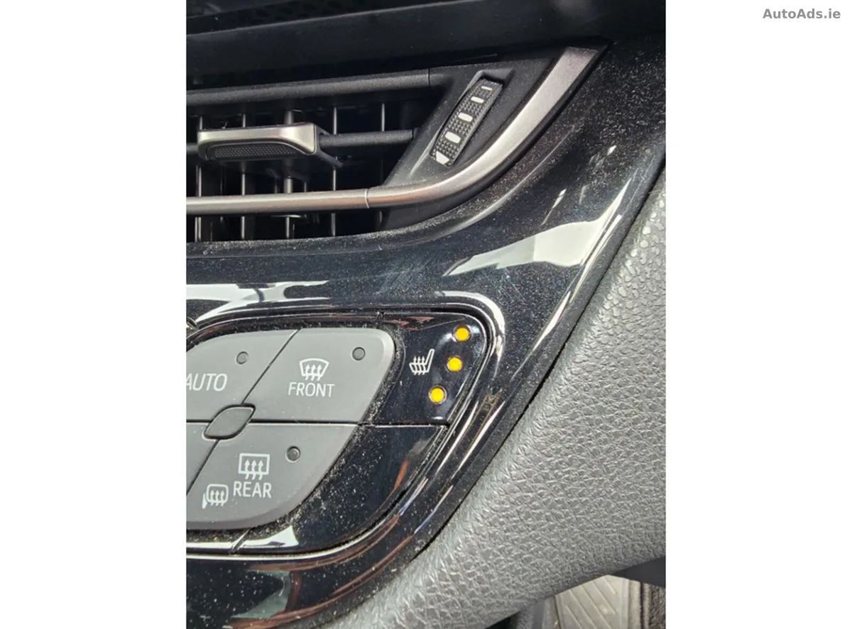 2017 Toyota C-HR – photo 17
