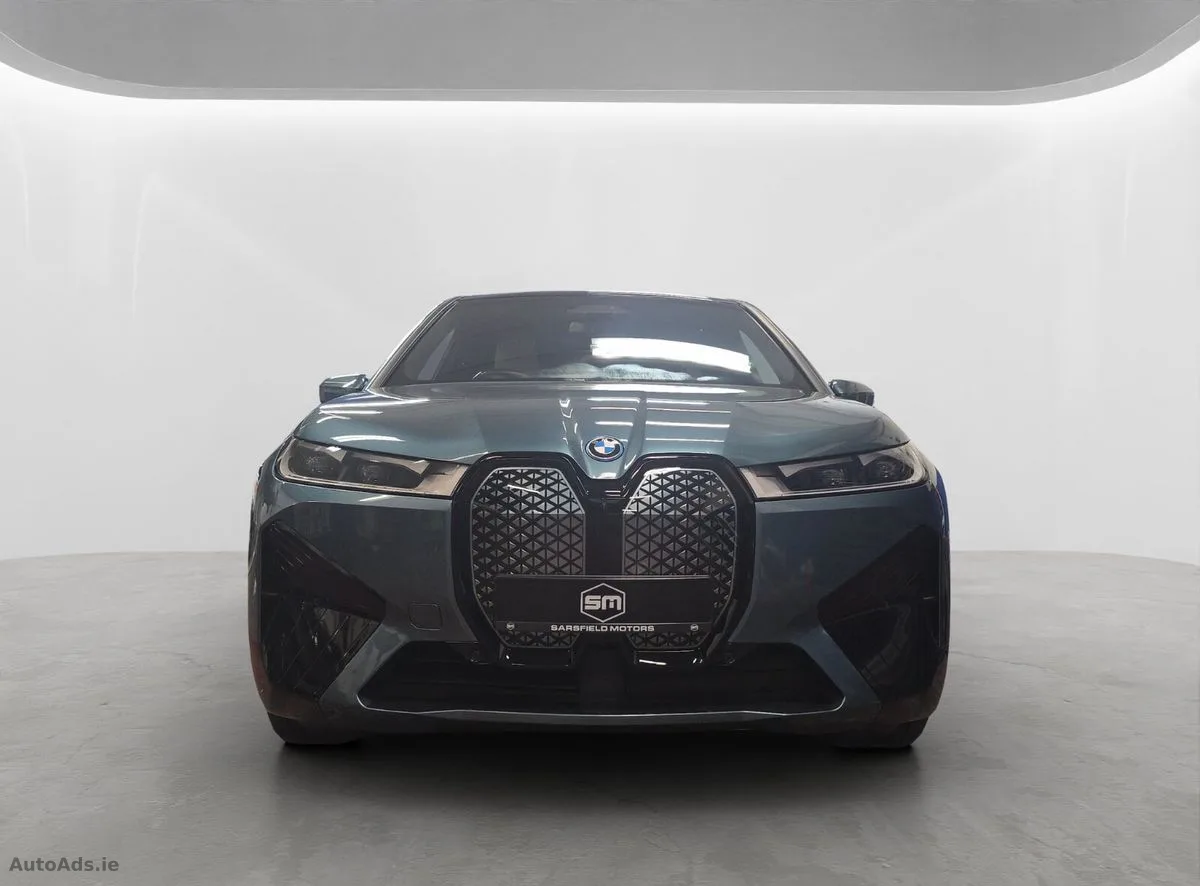 2022 BMW iX – photo 2