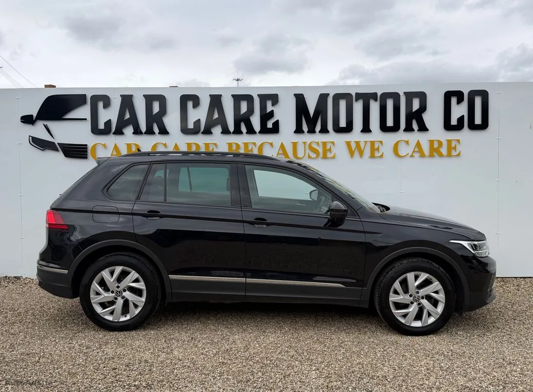 2023 Volkswagen Tiguan – photo 2