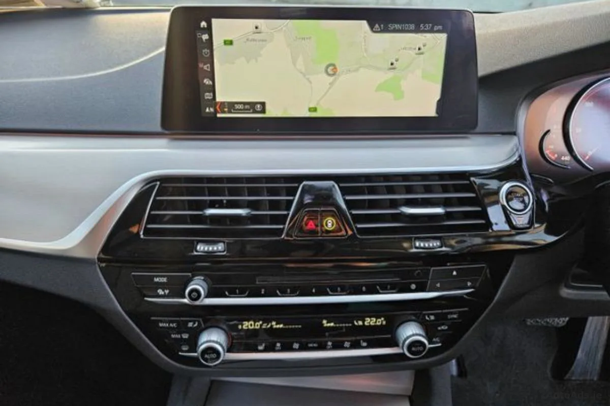 2018 BMW 5-Series – photo 12