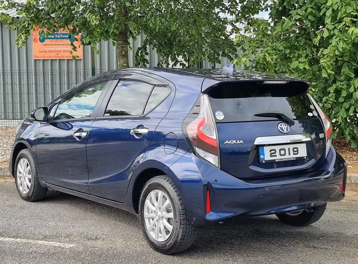 2019 Toyota Aqua – photo 2