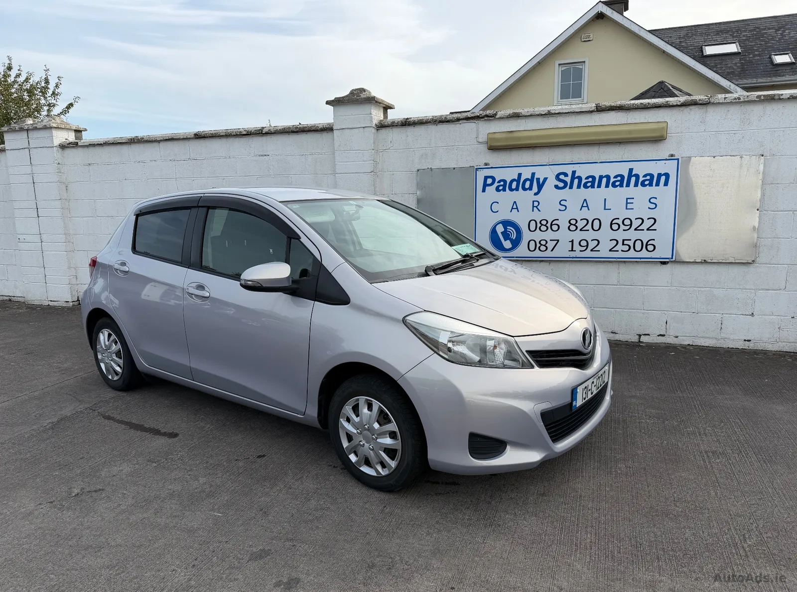 2013 Toyota Vitz – photo 2