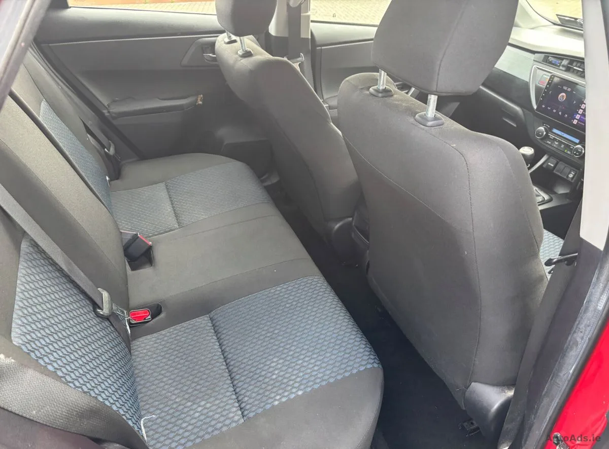 2014 Toyota Auris – photo 11