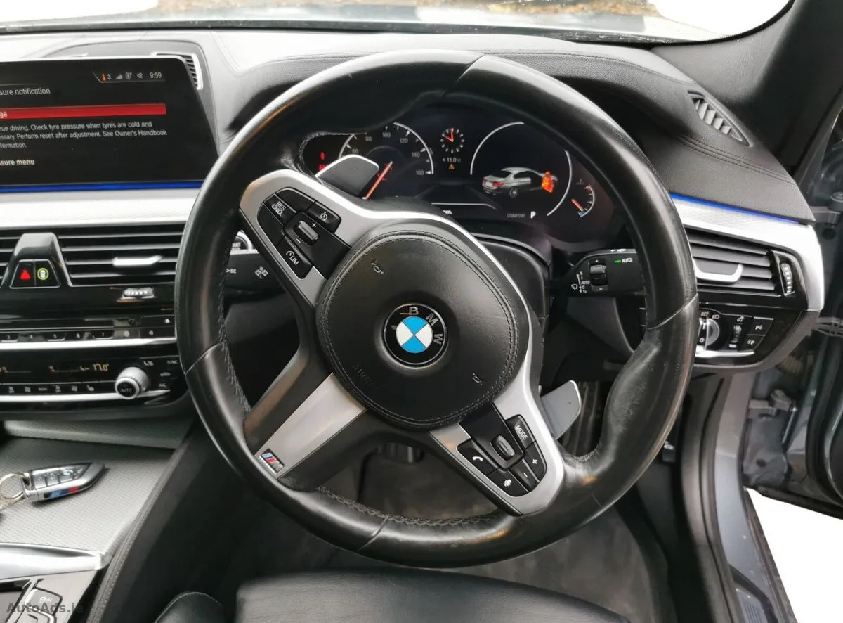 2019 BMW 5-Series – photo 10