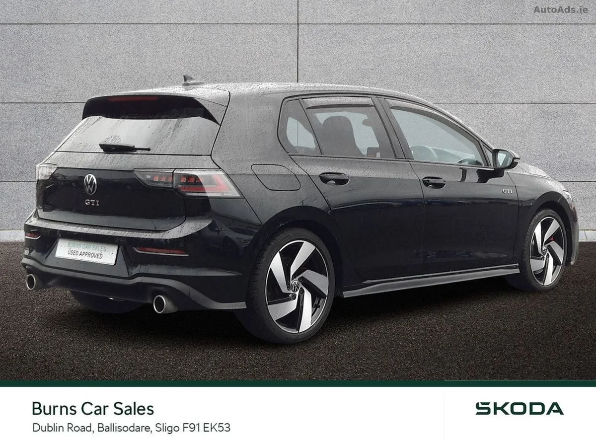 2025 Volkswagen Golf – photo 3