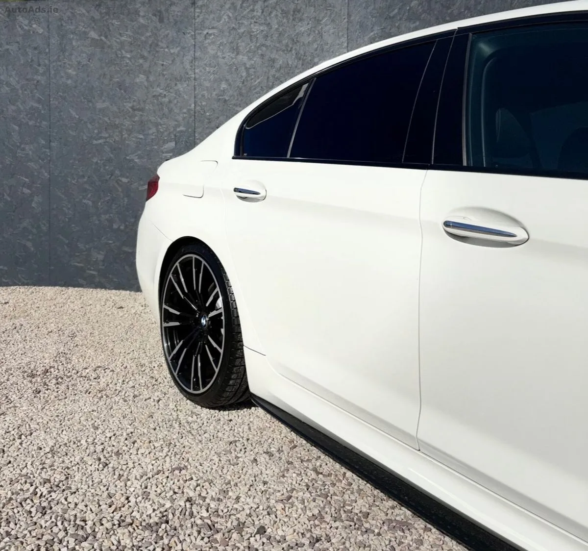2017 BMW 5-Series – photo 3