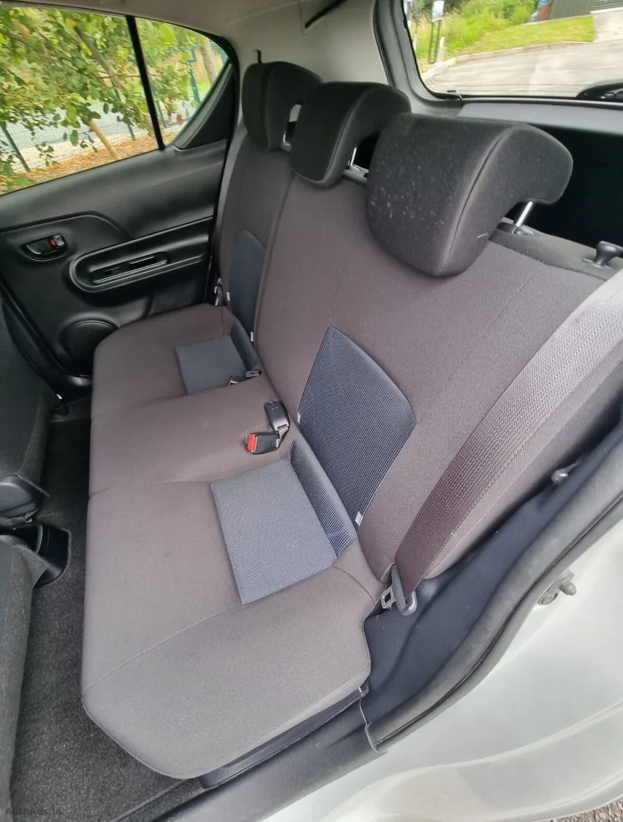 2019 Toyota Aqua – photo 16