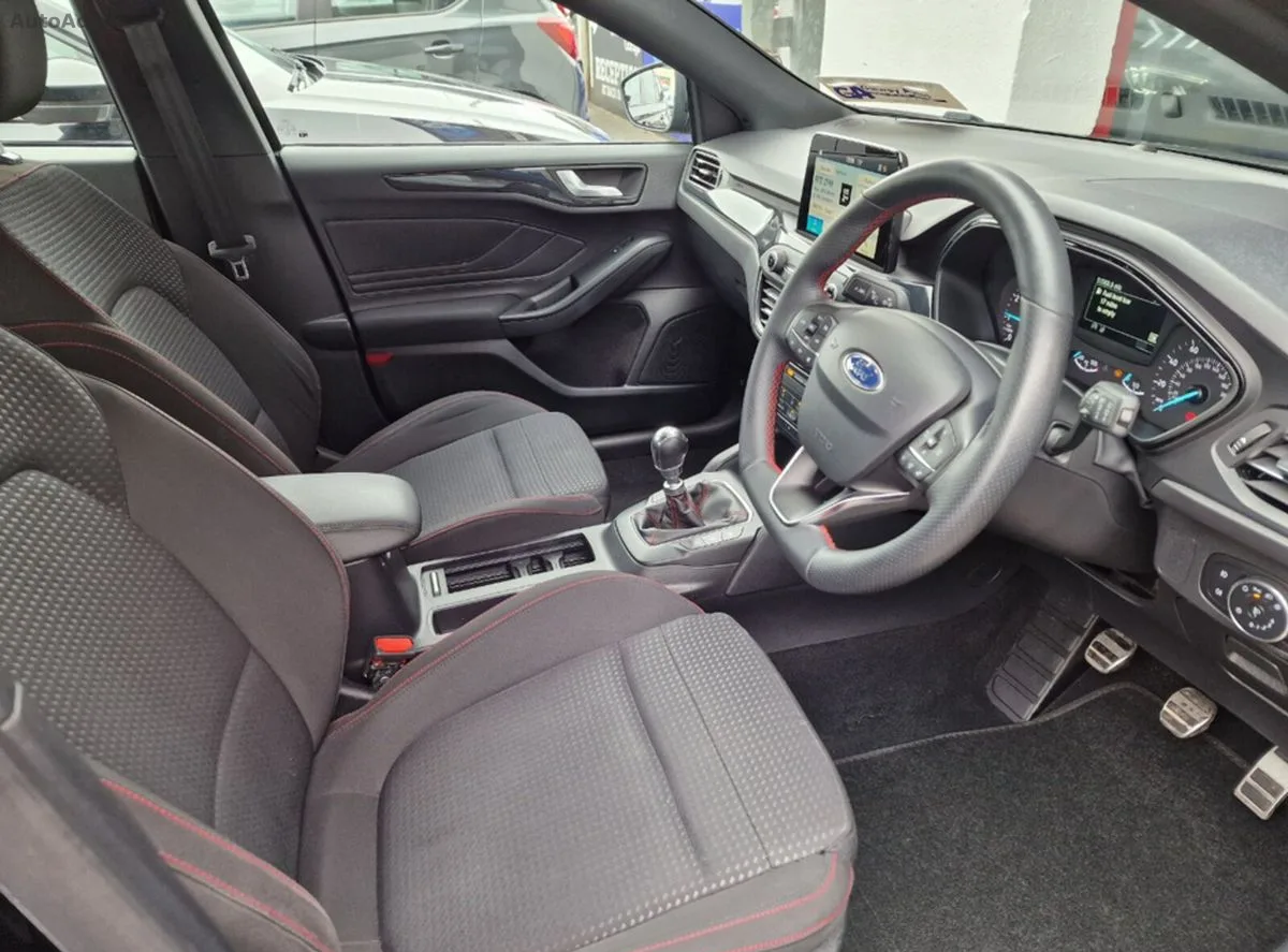 2019 Ford Focus – photo 15