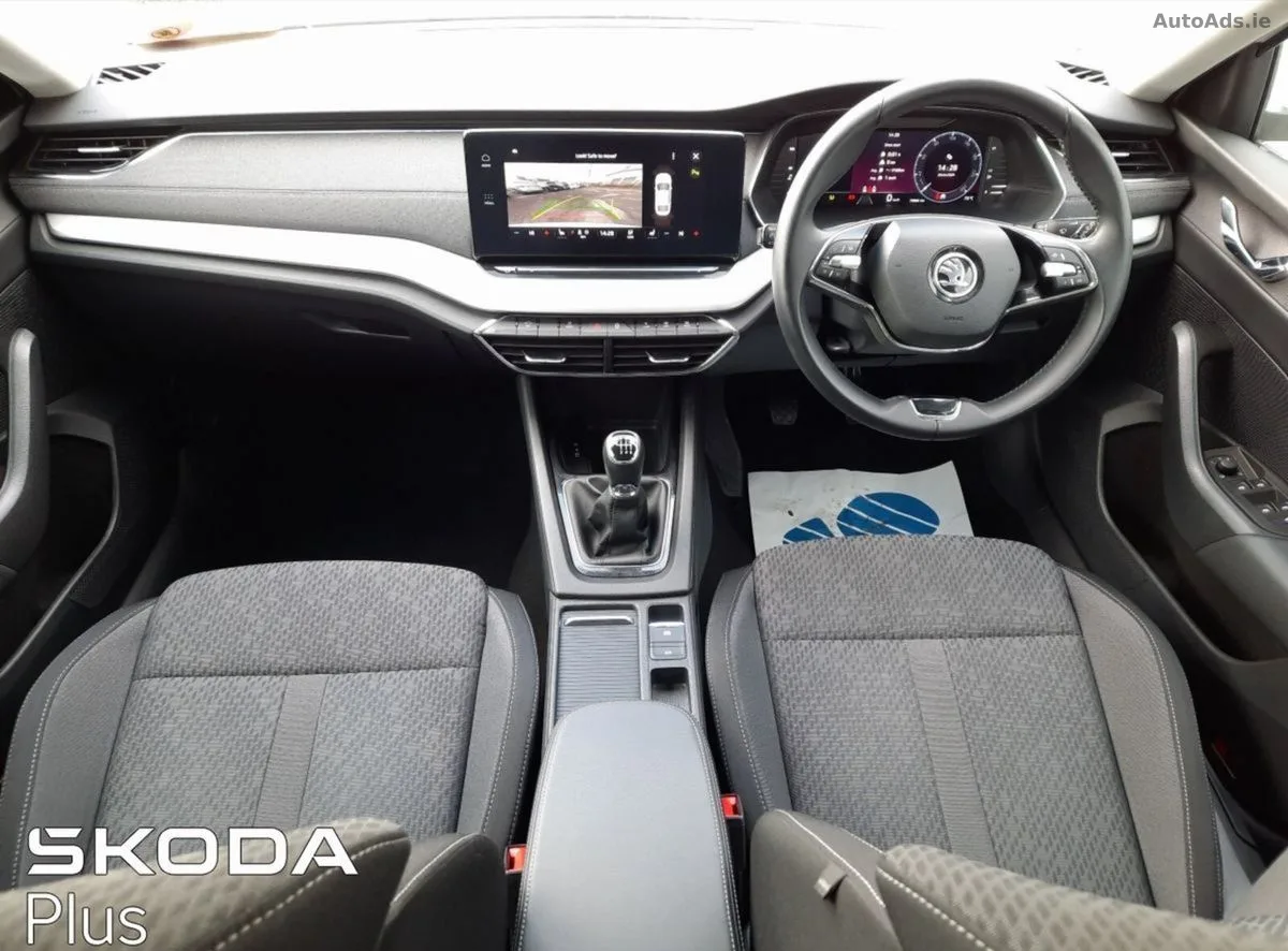2023 Skoda Octavia – photo 2