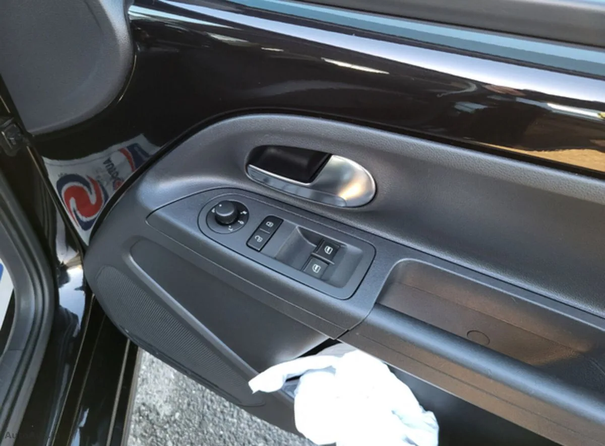 2015 Volkswagen up! – photo 17