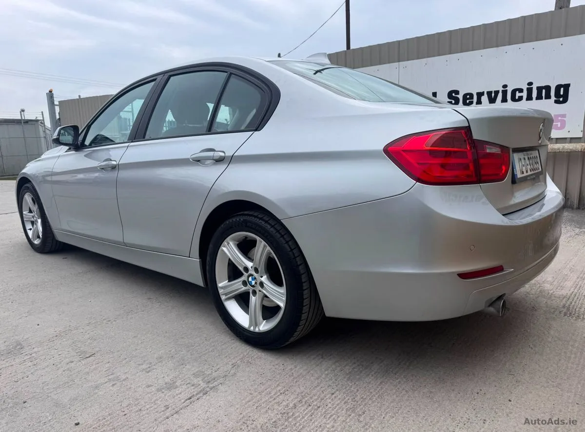 2012 BMW 3-Series – photo 12