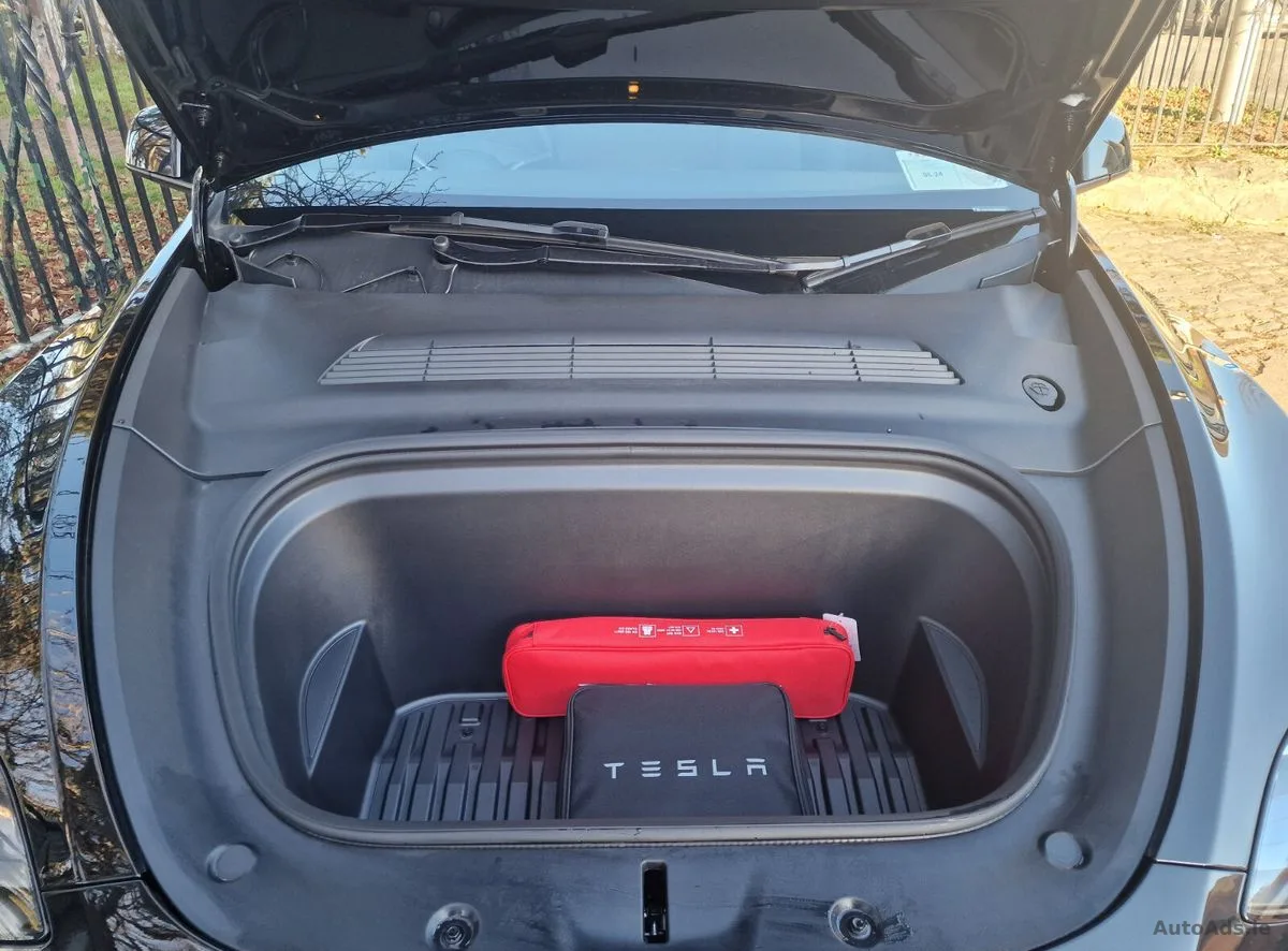 2024 Tesla Model Y – photo 5
