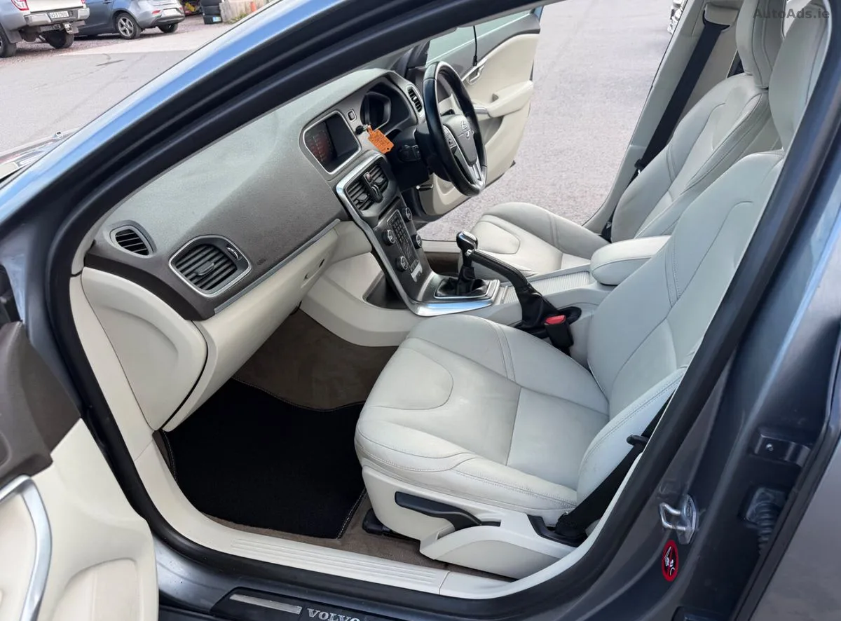 2015 Volvo V40 – photo 16