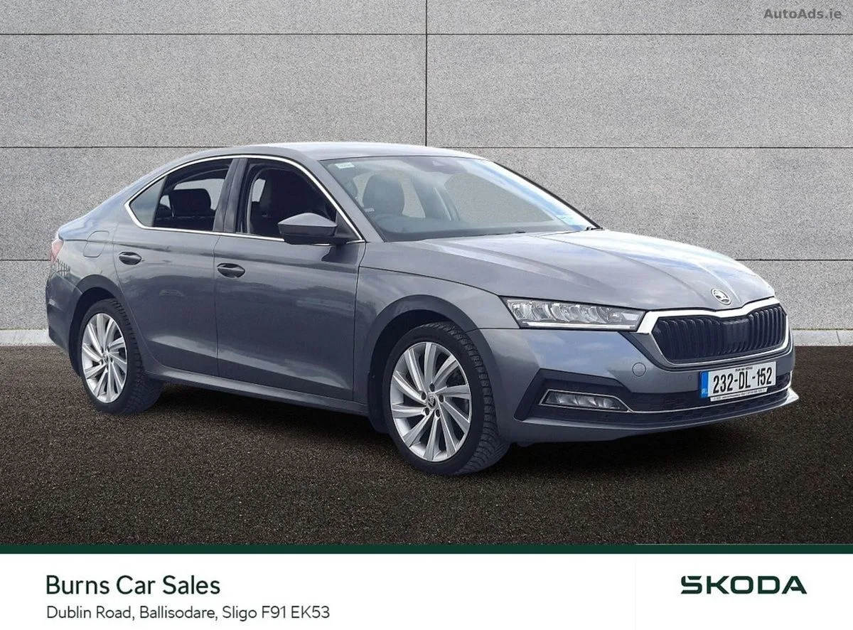2023 Skoda Octavia – photo 1