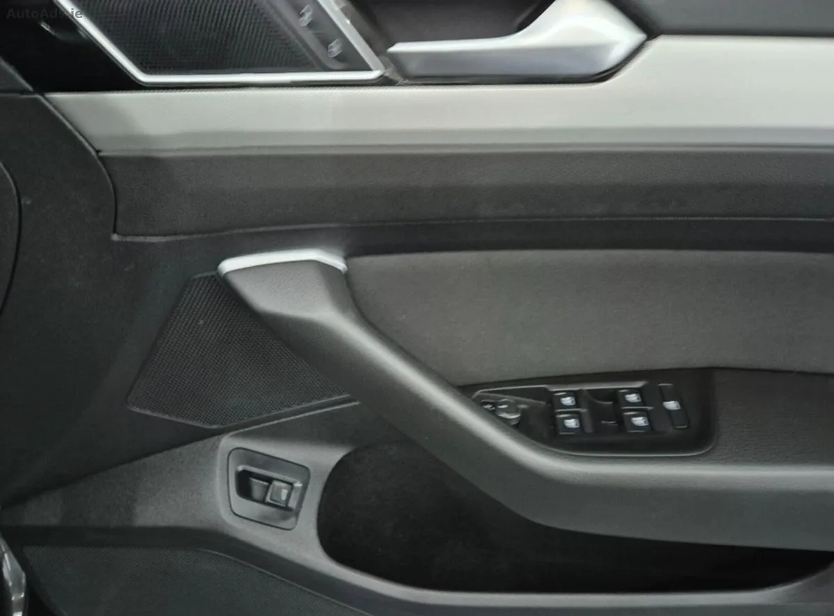 2019 Volkswagen Passat – photo 16
