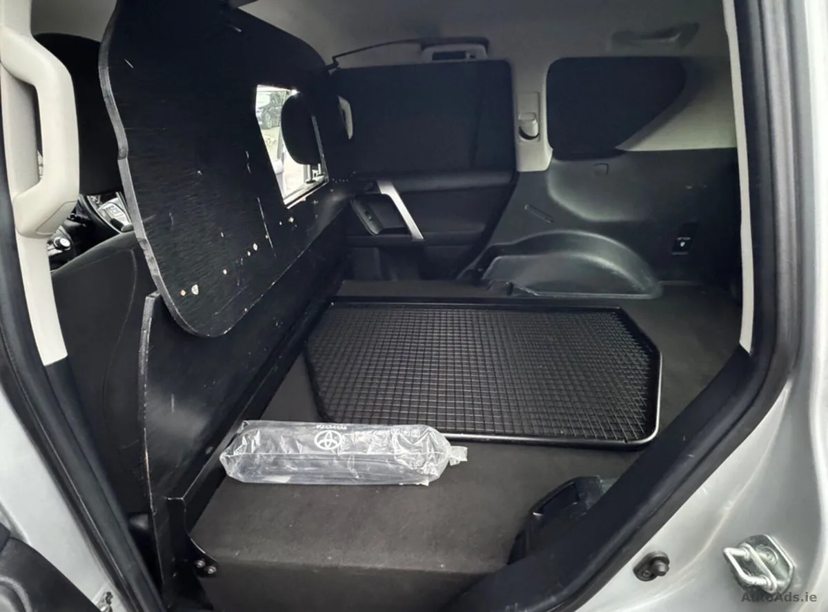 2016 Toyota Land Cruiser – photo 12
