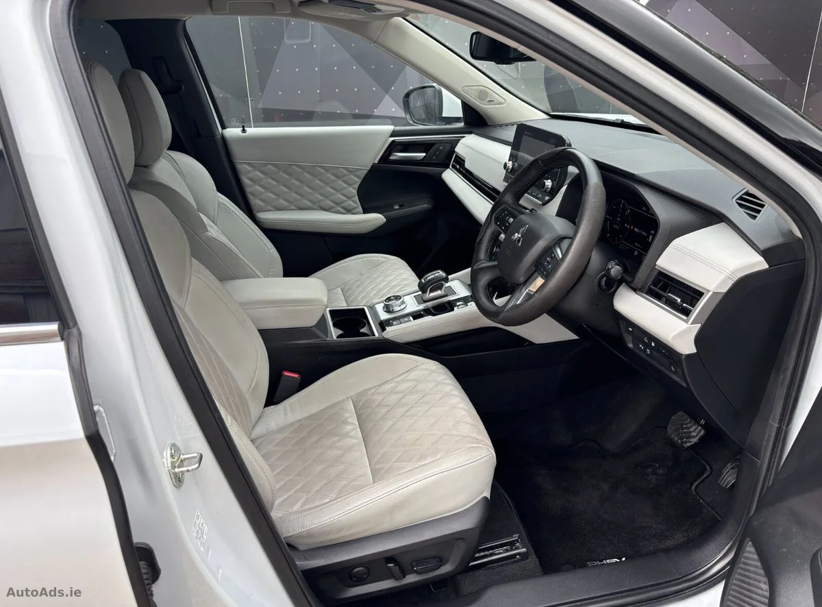 2022 Mitsubishi Outlander – photo 11